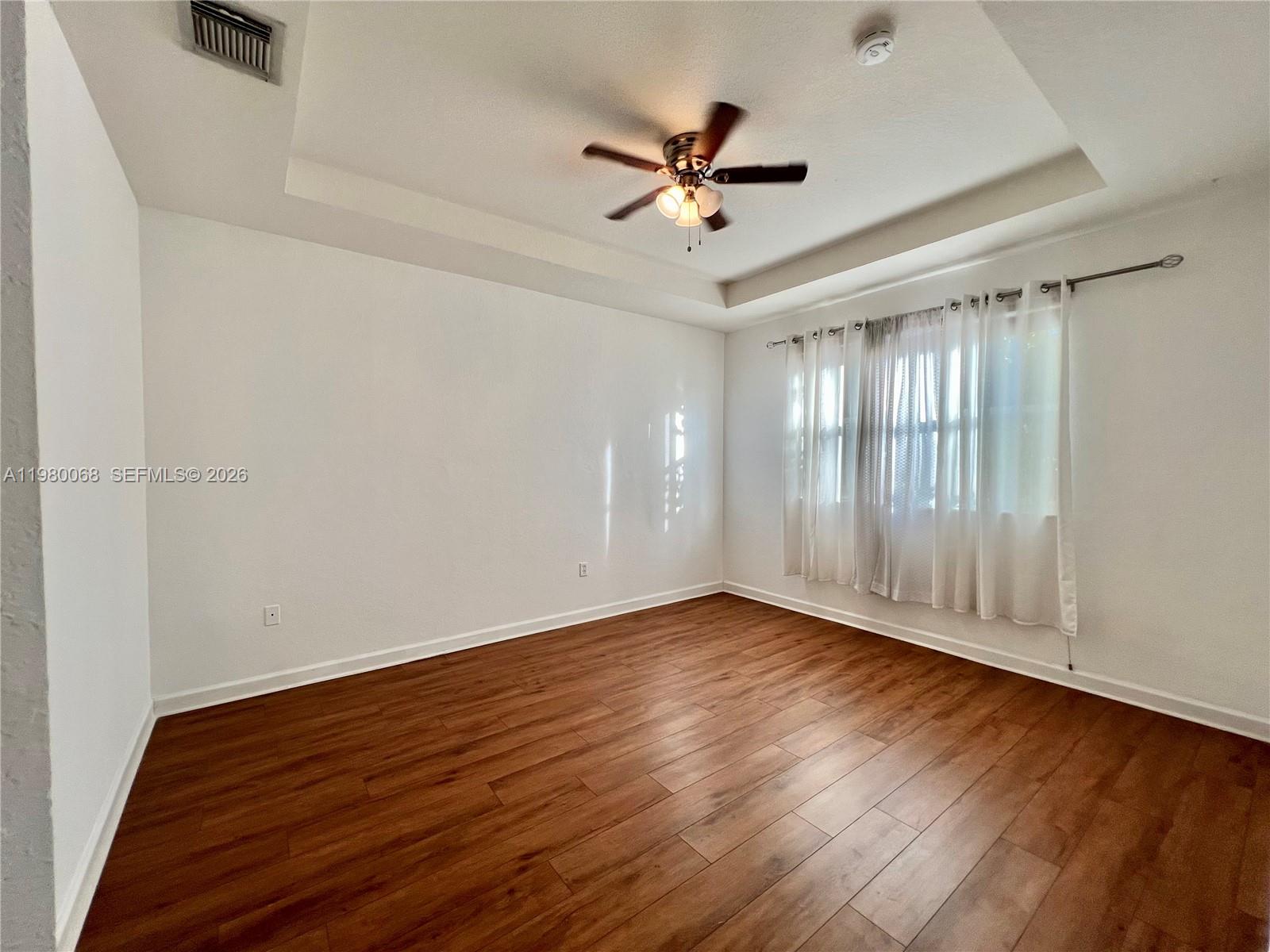 CENTURY BREEZE - Residential Lease