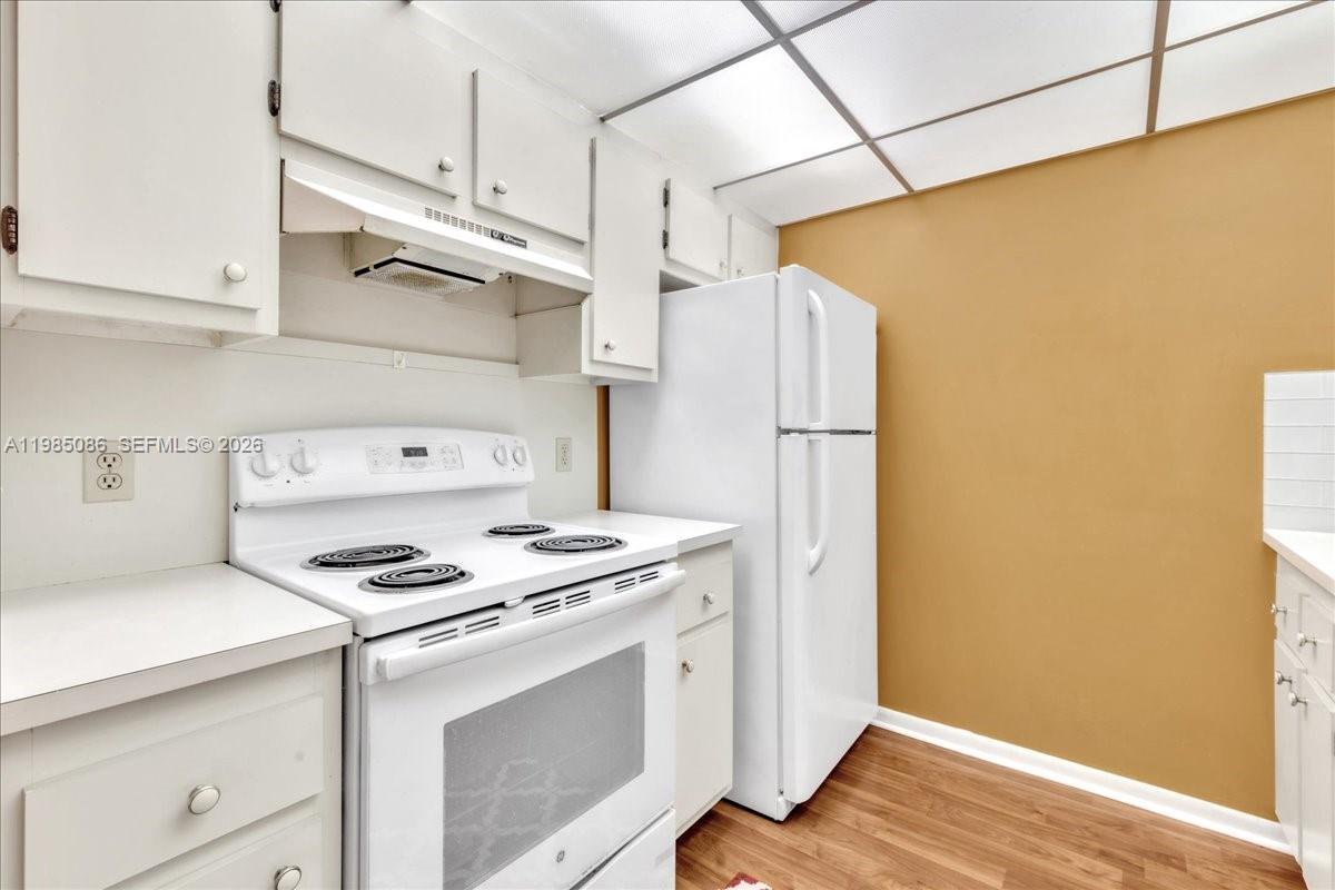 NEW HAMPTON AT CENTURY VI - Residential Lease