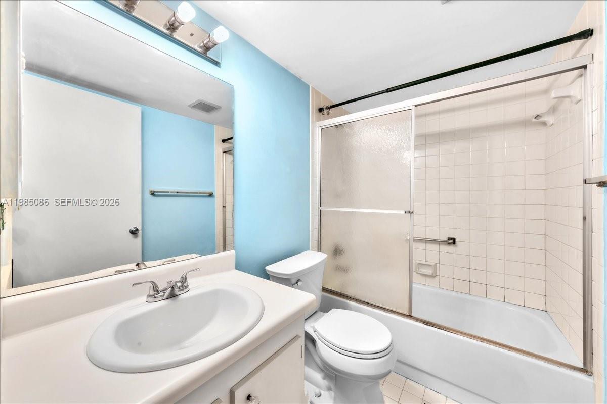 NEW HAMPTON AT CENTURY VI - Residential Lease