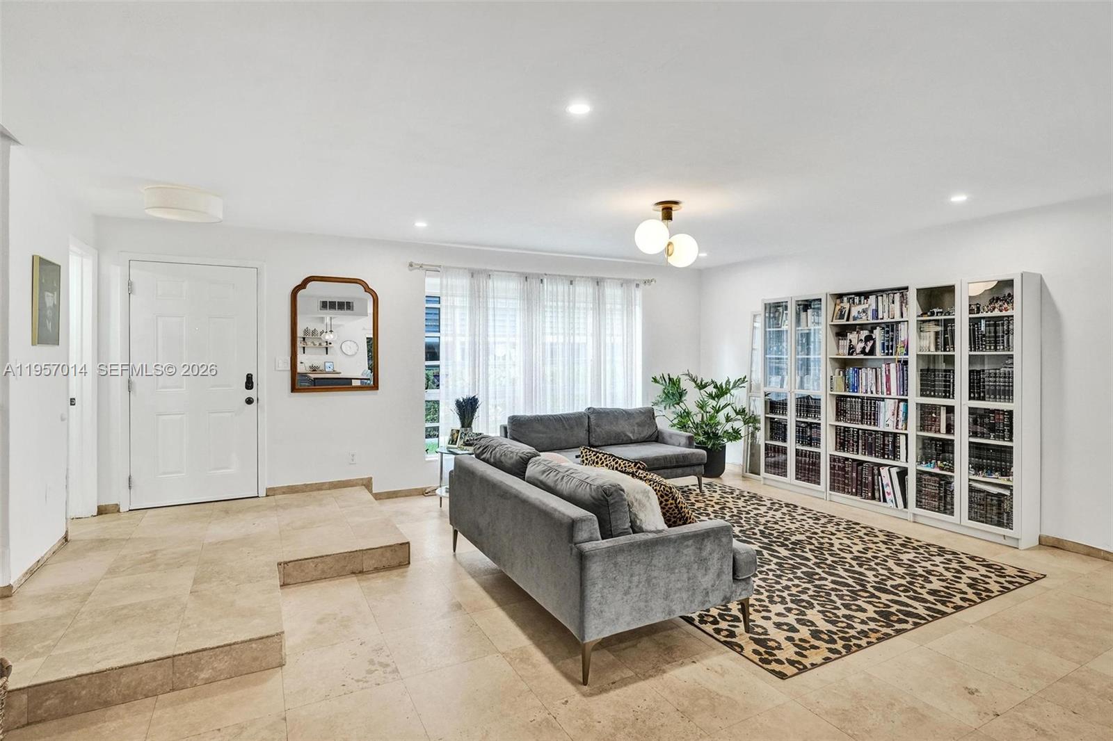 BAY HARBOR ISLAND - Residential