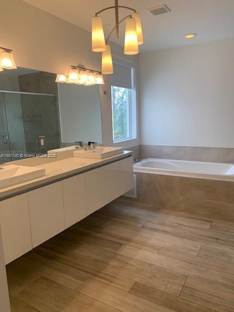 DORAL COMMONS RESIDENTIAL - Residential Lease