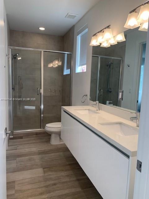 DORAL COMMONS RESIDENTIAL - Residential Lease