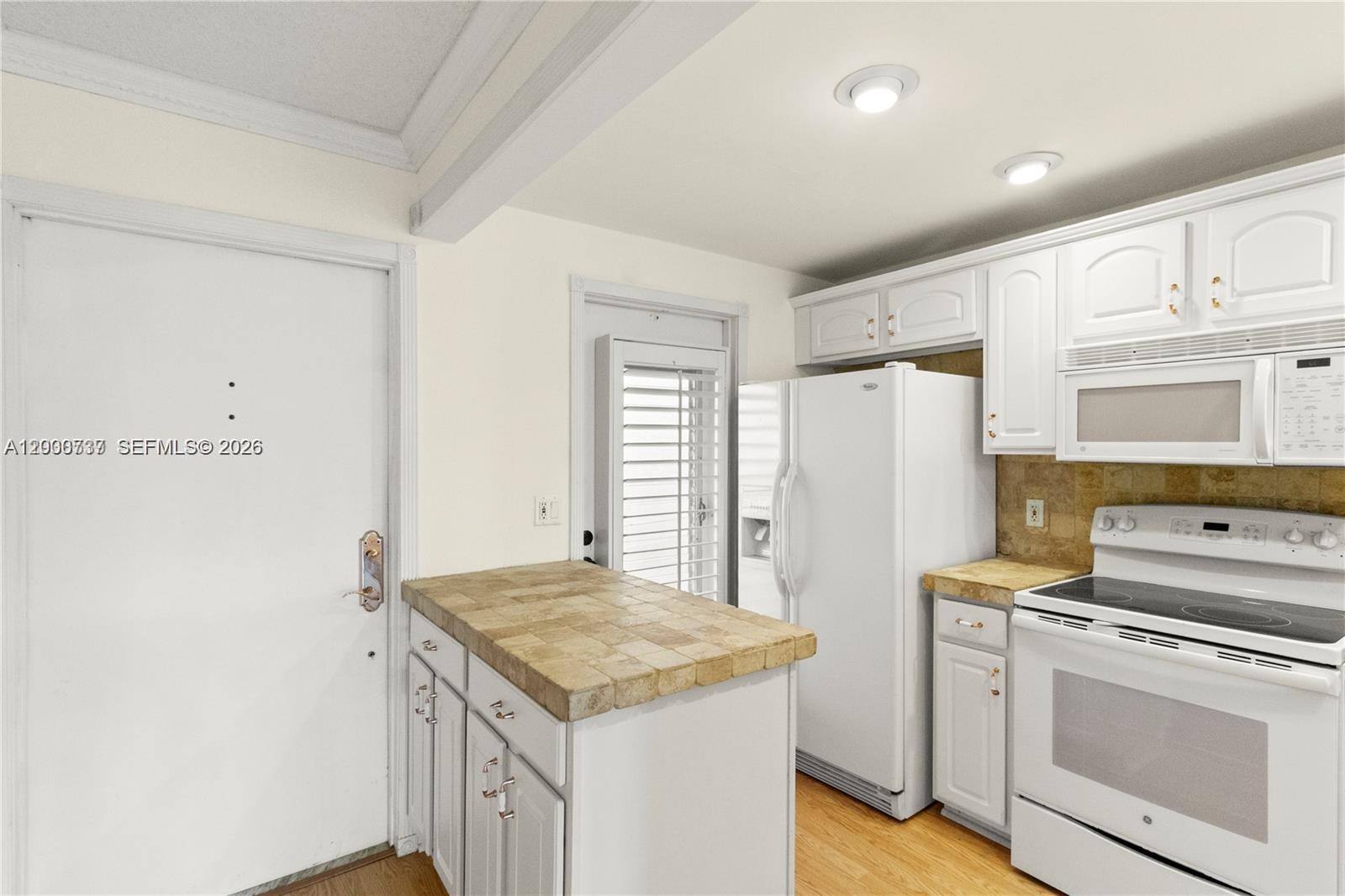 ISLE OF PARADISE CO-OP F - Residential Lease