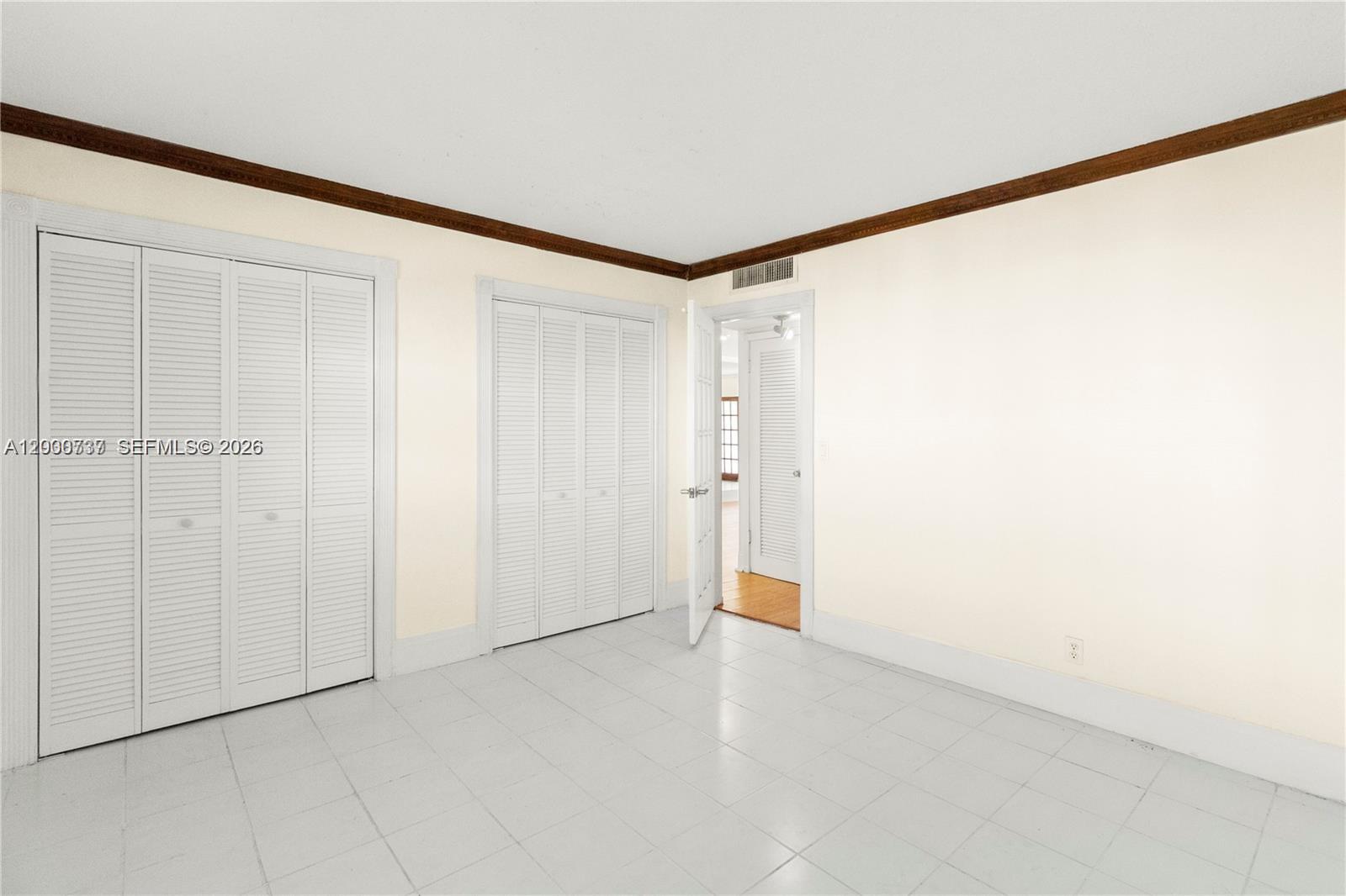 ISLE OF PARADISE CO-OP F - Residential Lease