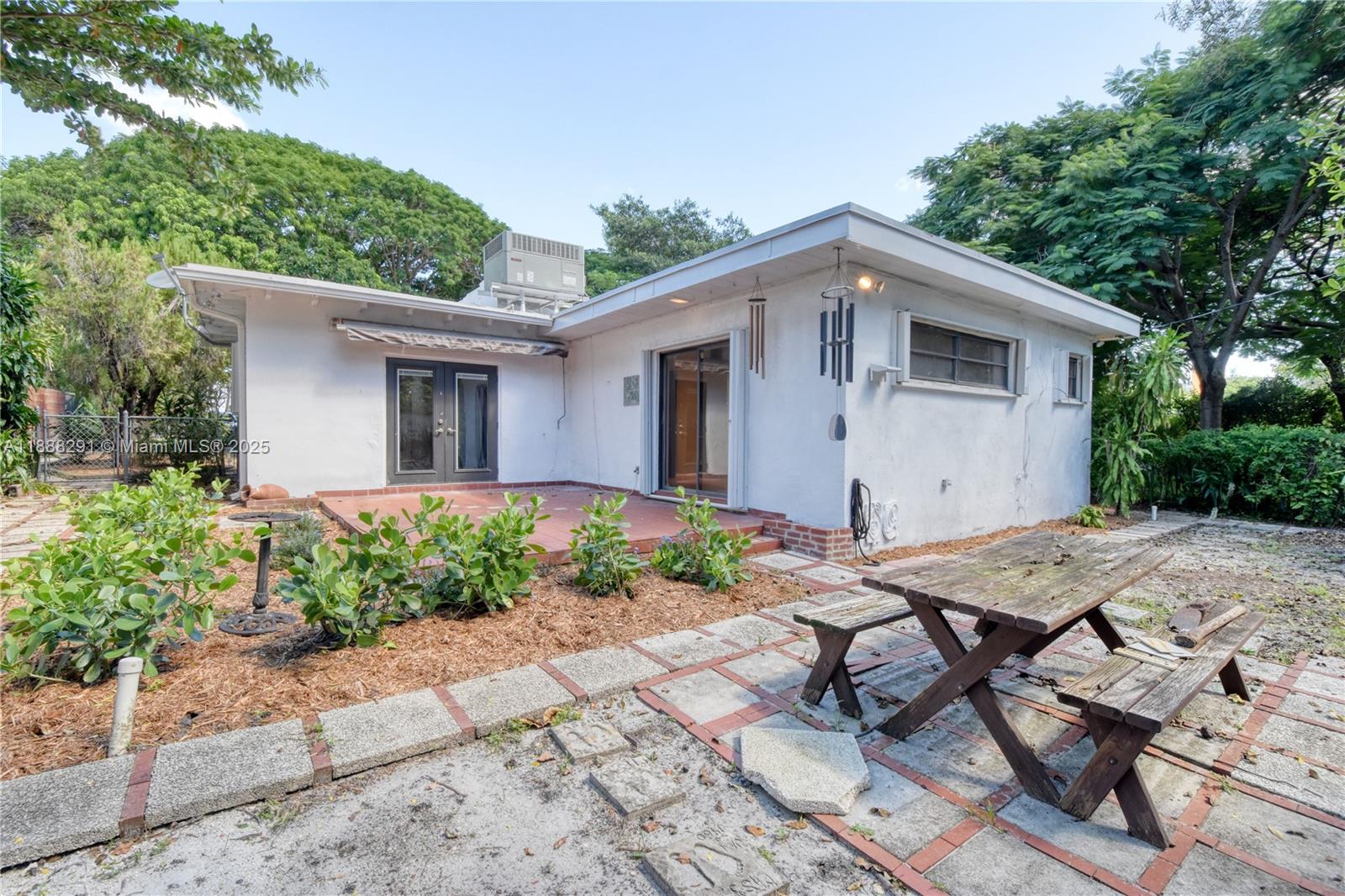 OAK RIDGE PARK - Residential Lease