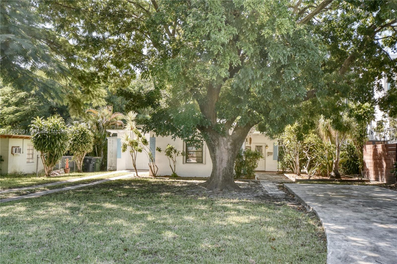 OAK RIDGE PARK - Residential Lease