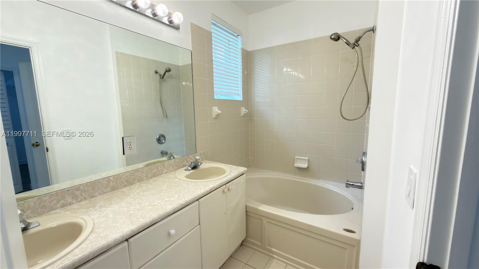 SHOMA VILLAS III AT ROYAL - Residential