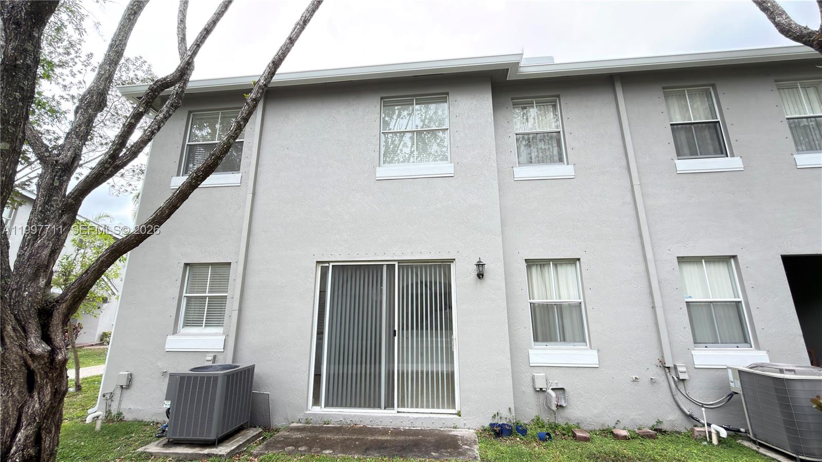 SHOMA VILLAS III AT ROYAL - Residential