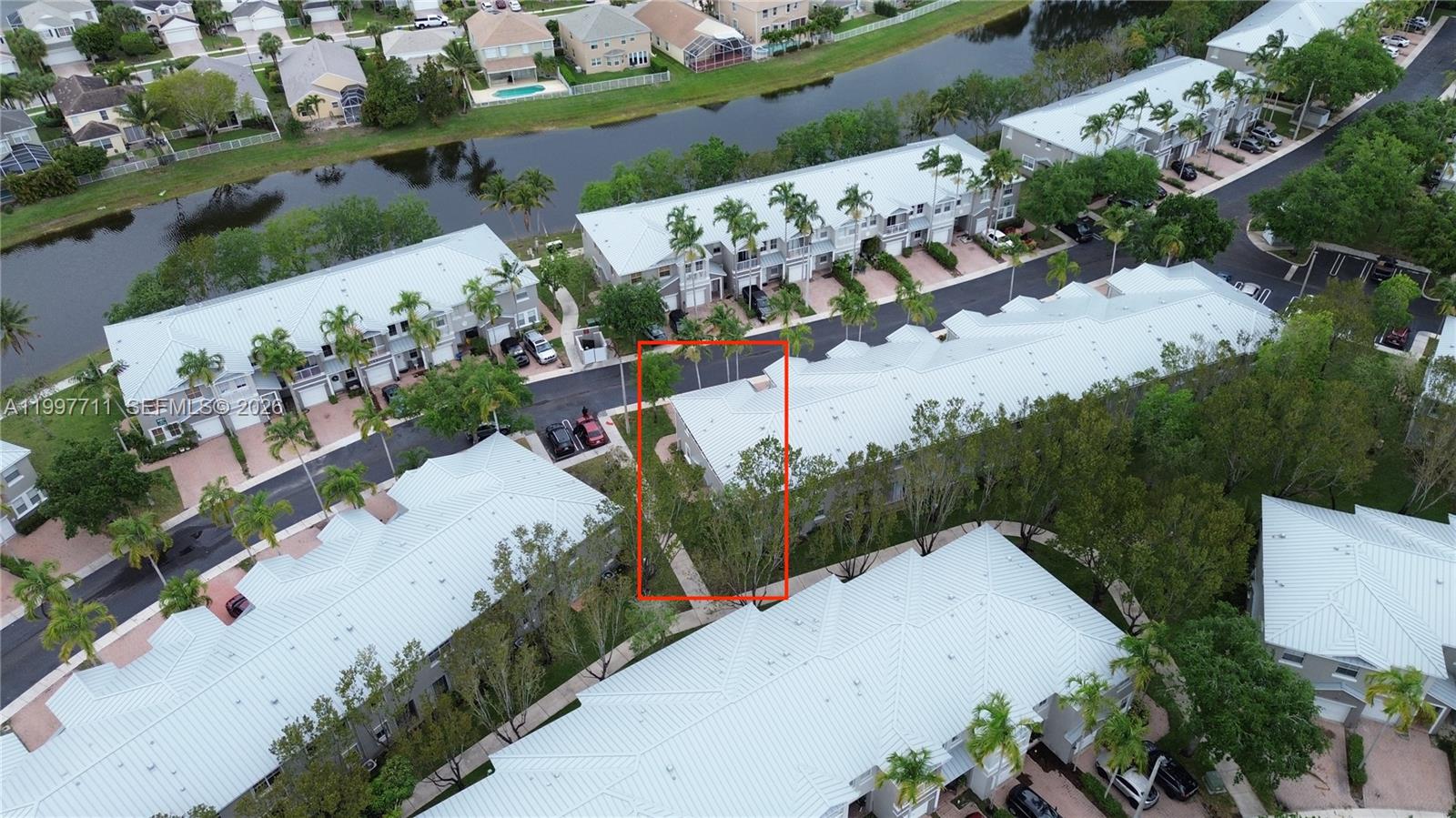 SHOMA VILLAS III AT ROYAL - Residential