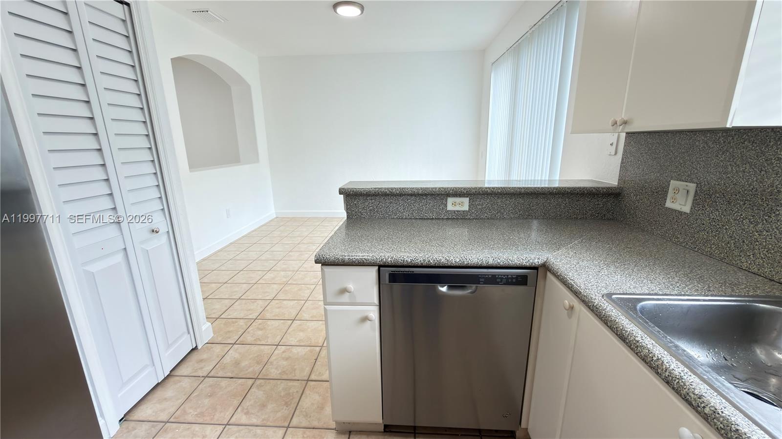 SHOMA VILLAS III AT ROYAL - Residential