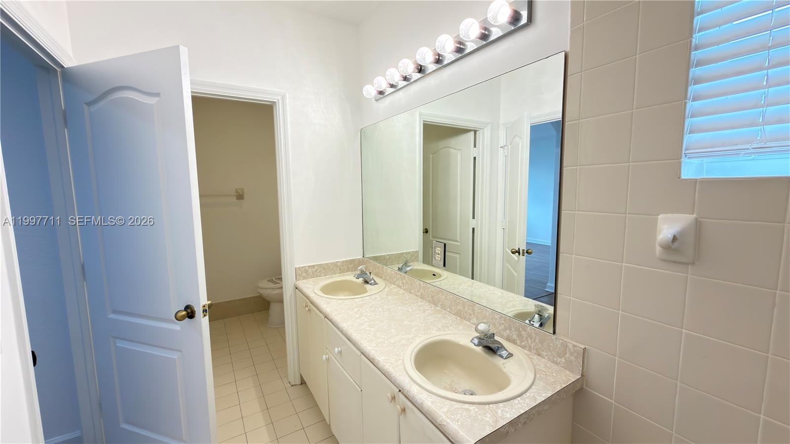 SHOMA VILLAS III AT ROYAL - Residential