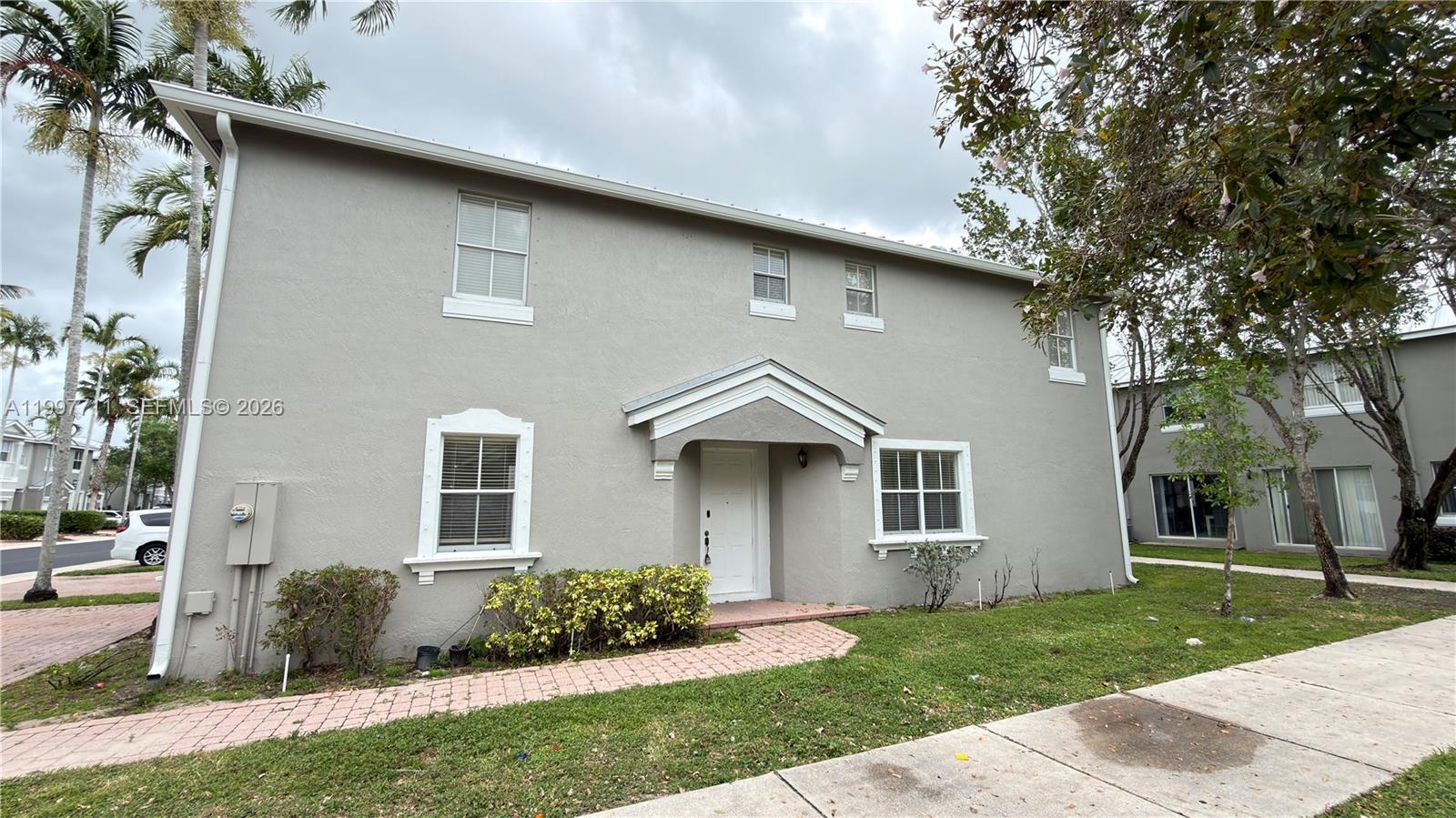 SHOMA VILLAS III AT ROYAL - Residential