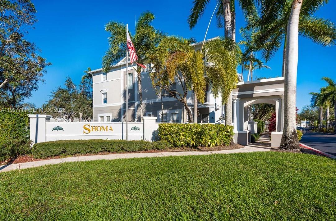 SHOMA VILLAS III AT ROYAL - Residential