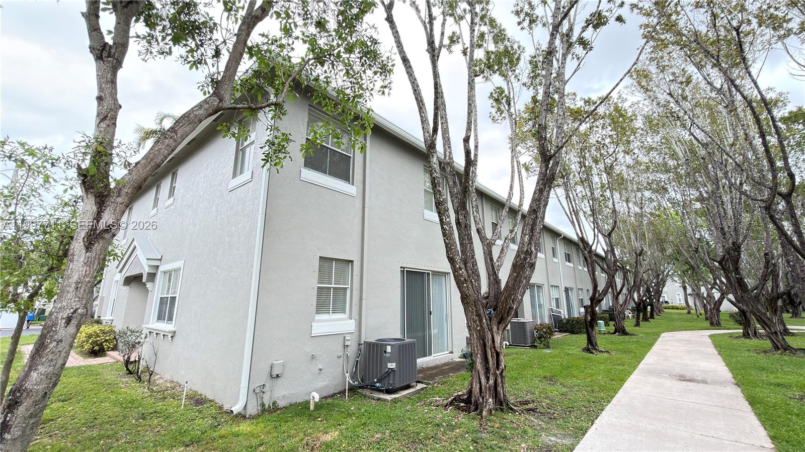 SHOMA VILLAS III AT ROYAL - Residential