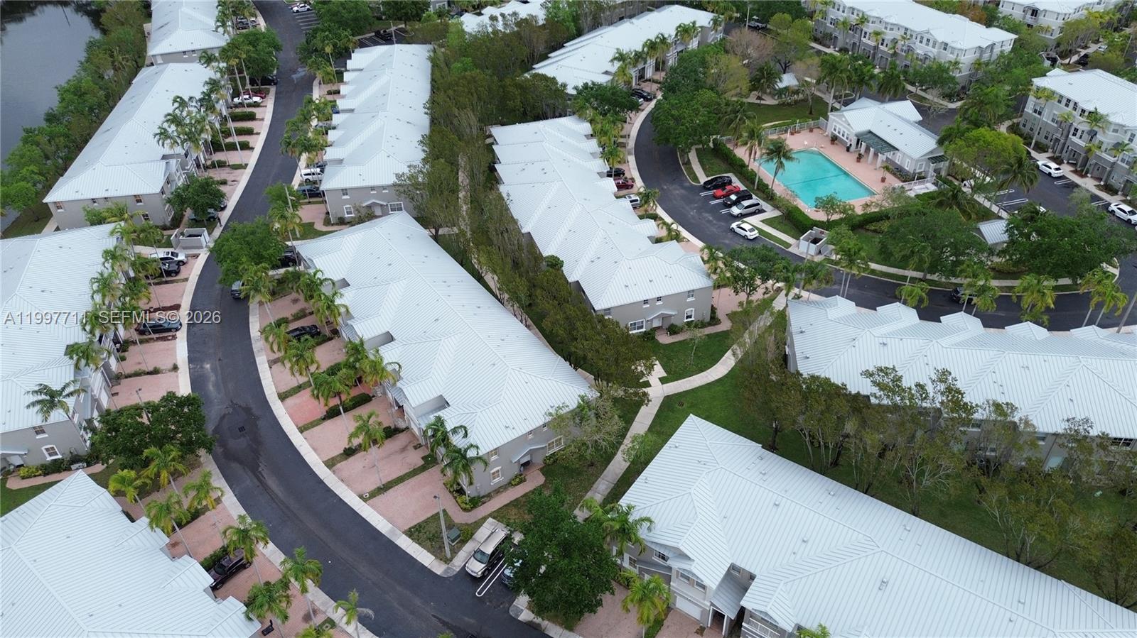 SHOMA VILLAS III AT ROYAL - Residential