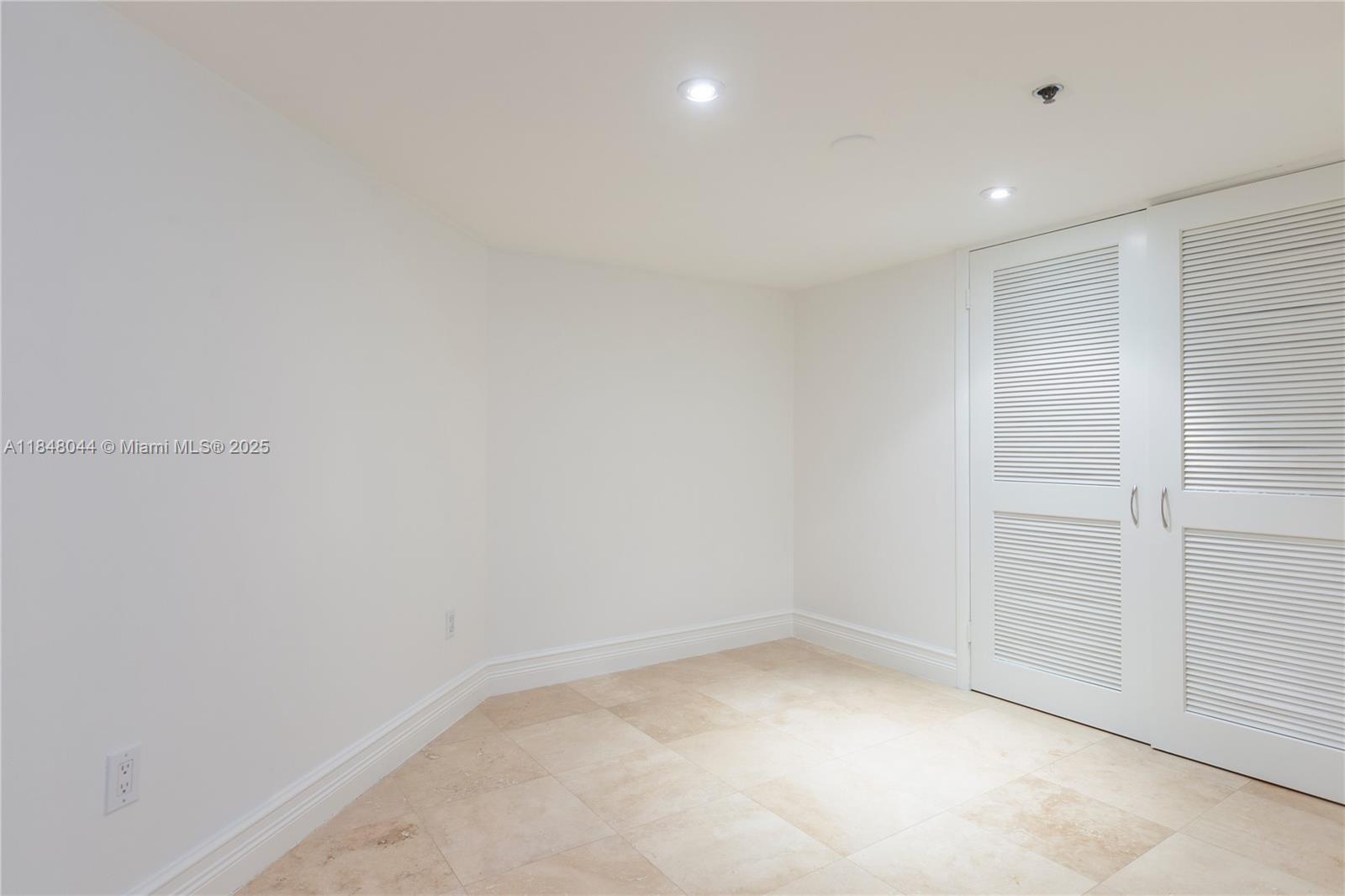 KEY COLONY NO 2 CONDO - Residential Lease