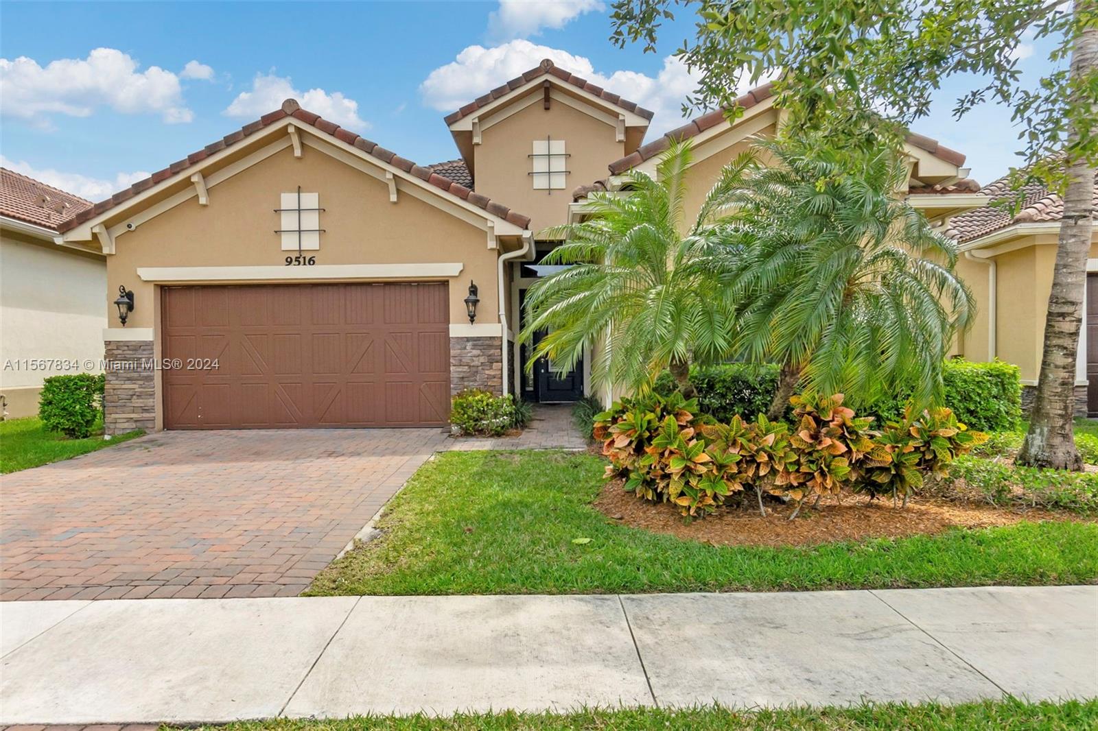 Property for Sale at 9516 Vallen Ct Ct, Parkland, Broward County, Florida - Bedrooms: 3 
Bathrooms: 3  - $860,000