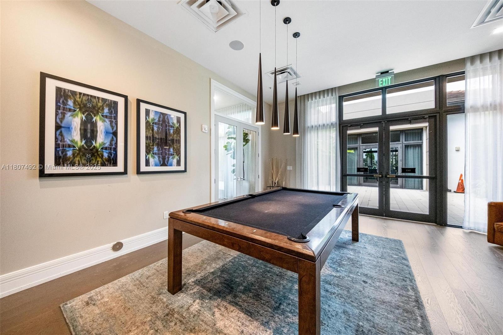 DOWNTOWN DORAL SOUTH PHAS - Residential