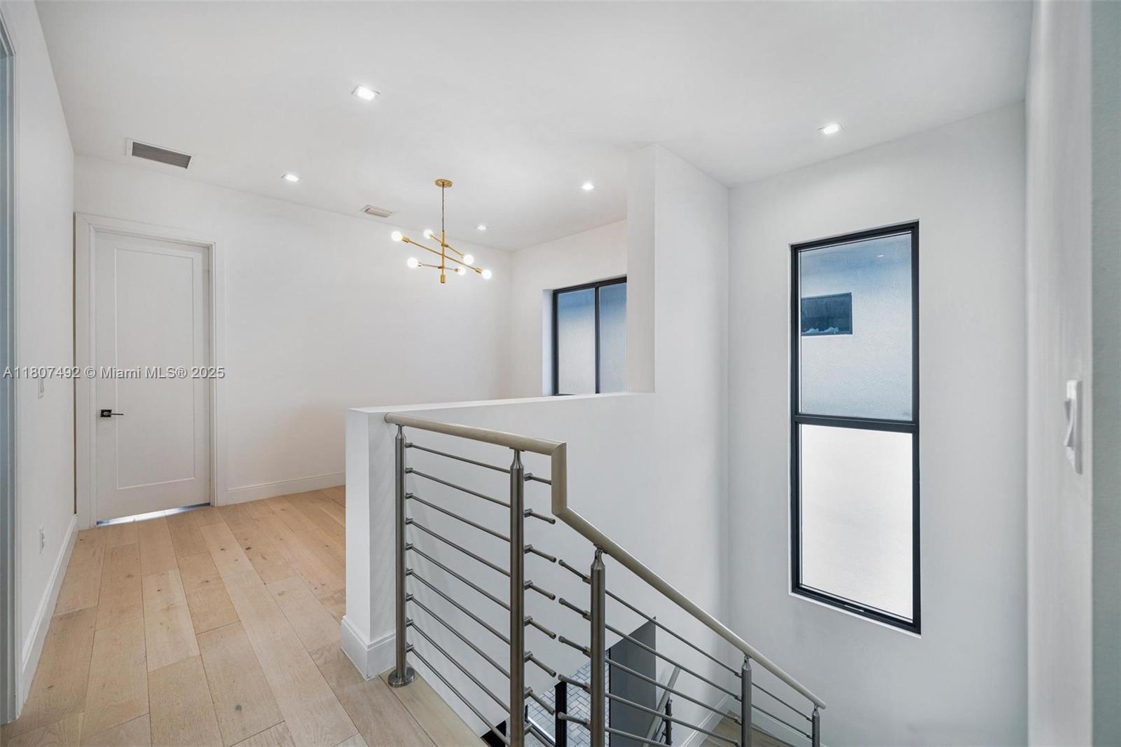 DOWNTOWN DORAL SOUTH PHAS - Residential