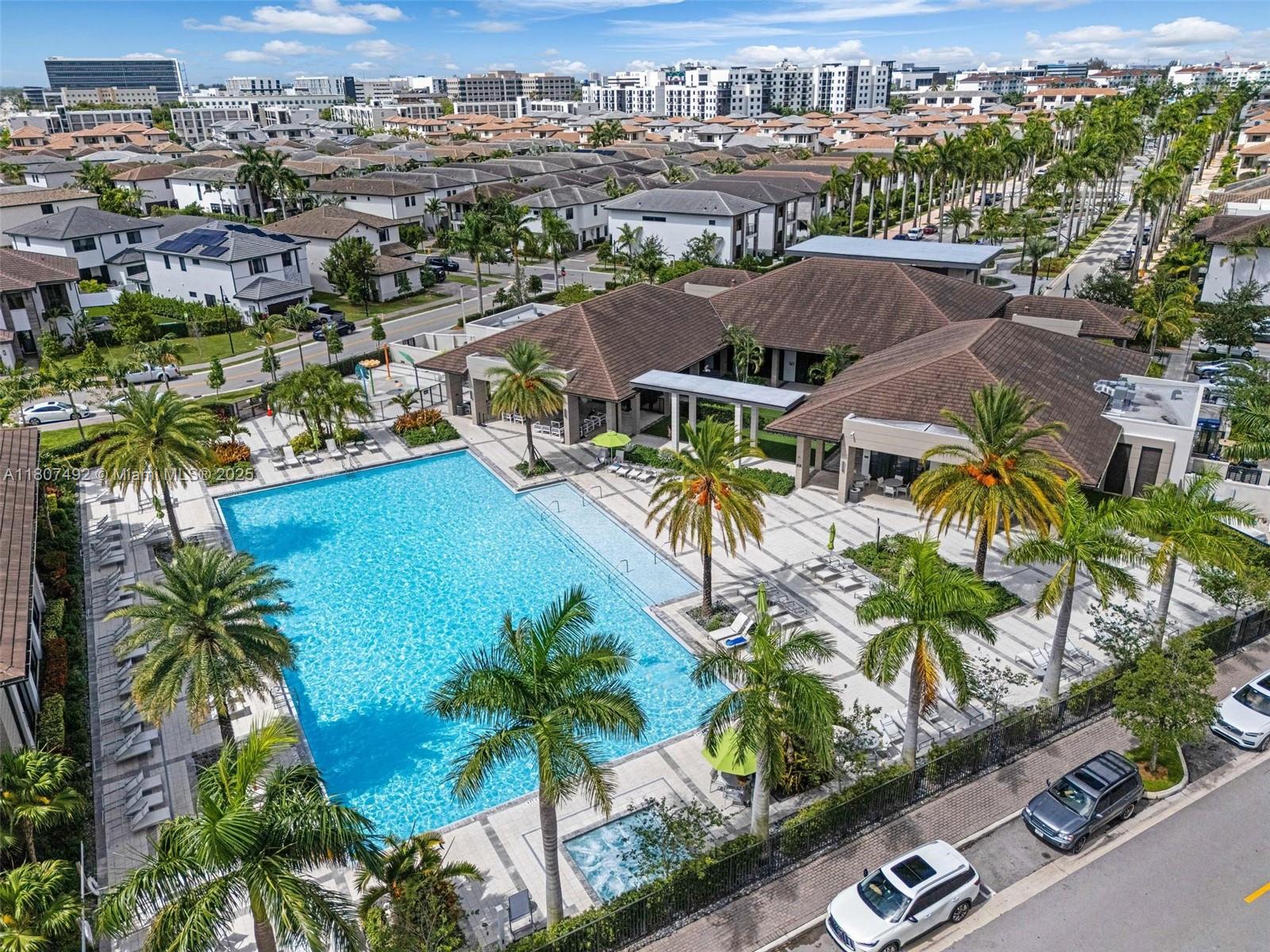 DOWNTOWN DORAL SOUTH PHAS - Residential