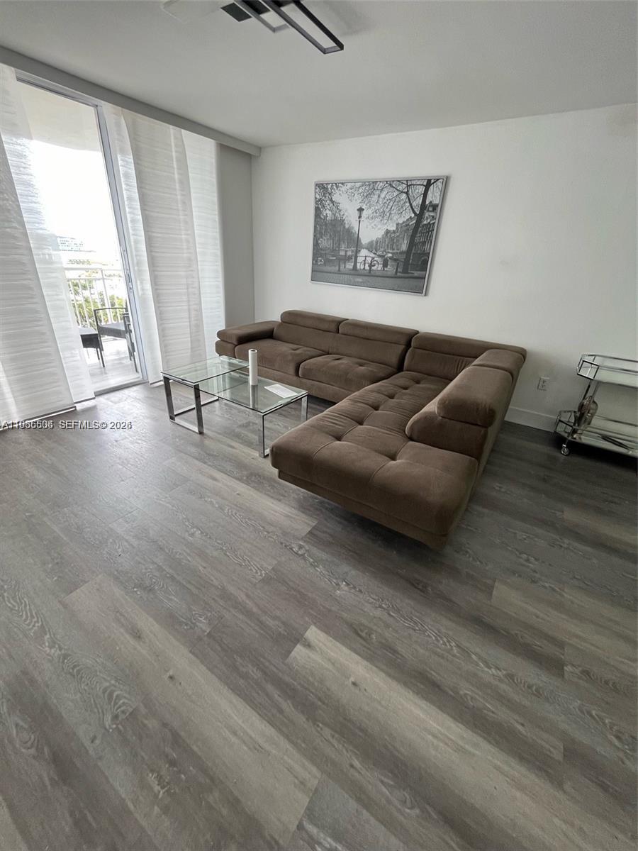 DEL PRADO MARINA - Residential