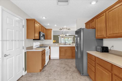 Tiny photo for 1479 Georgetown Ave, The Villages, FL 32162 (MLS # A12000001)