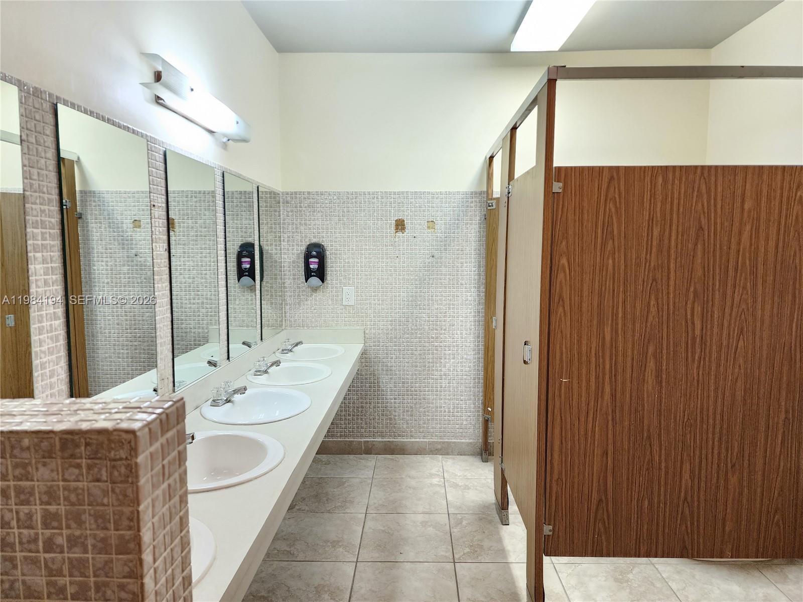 HERITAGE CIRCLE CONDO - Residential Lease