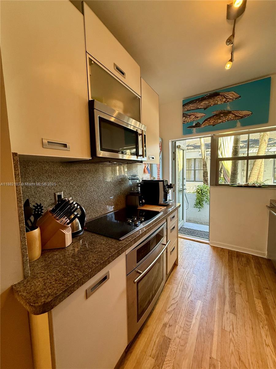 MICHIGAN PLACE CONDO - Residential