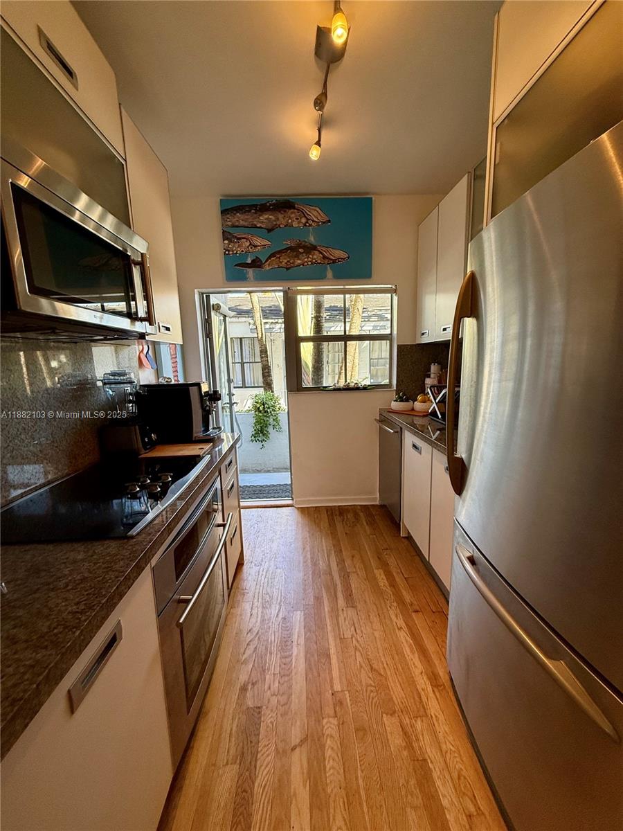 MICHIGAN PLACE CONDO - Residential