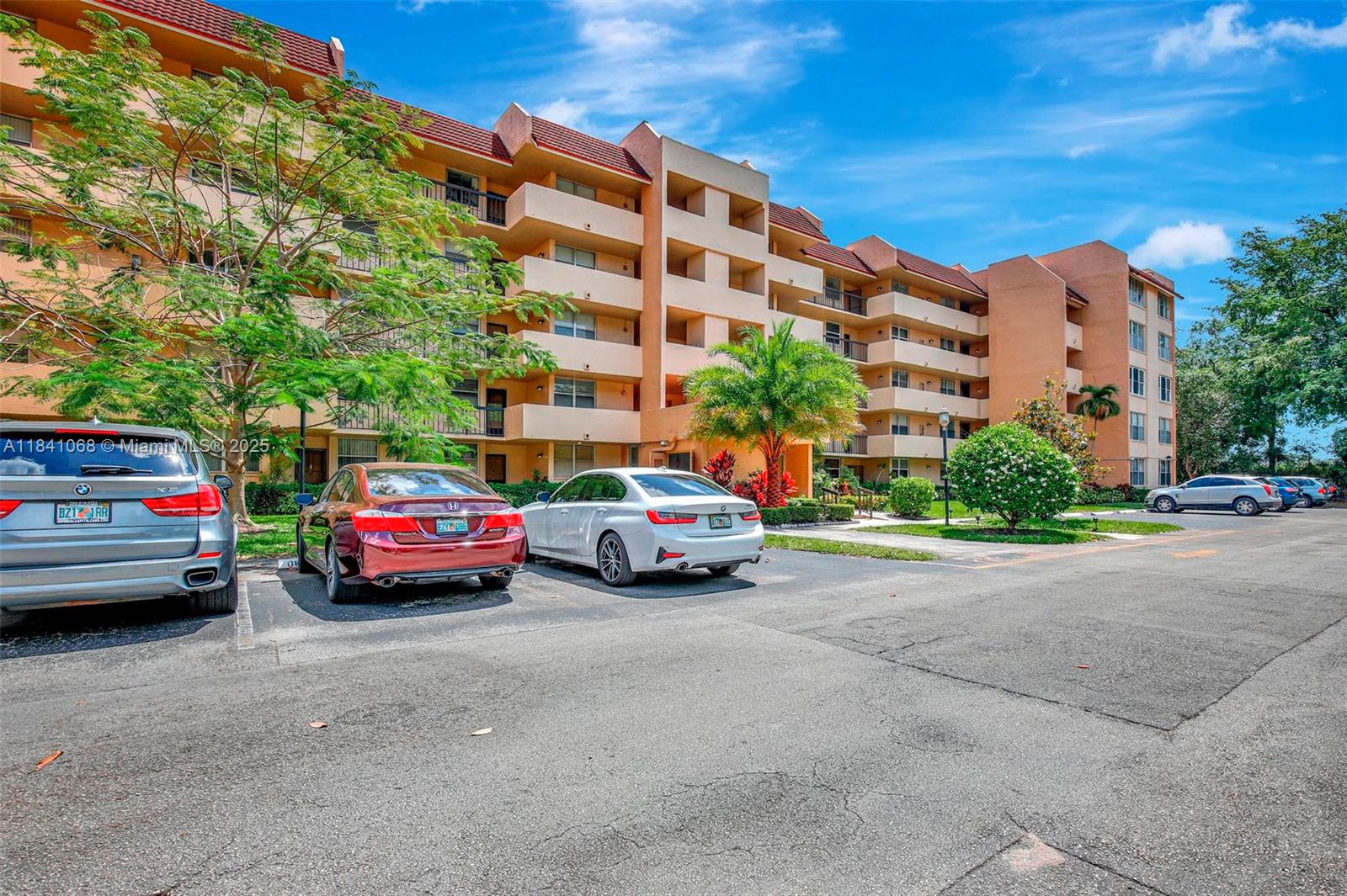 CONDOMINIUM 7 OF ENVIRON - Residential