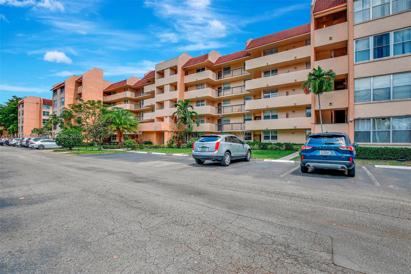 CONDOMINIUM 7 OF ENVIRON - Residential