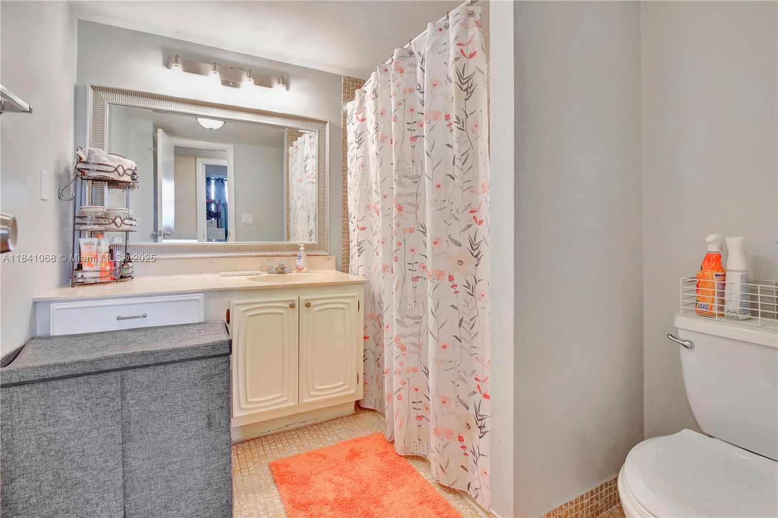 CONDOMINIUM 7 OF ENVIRON - Residential