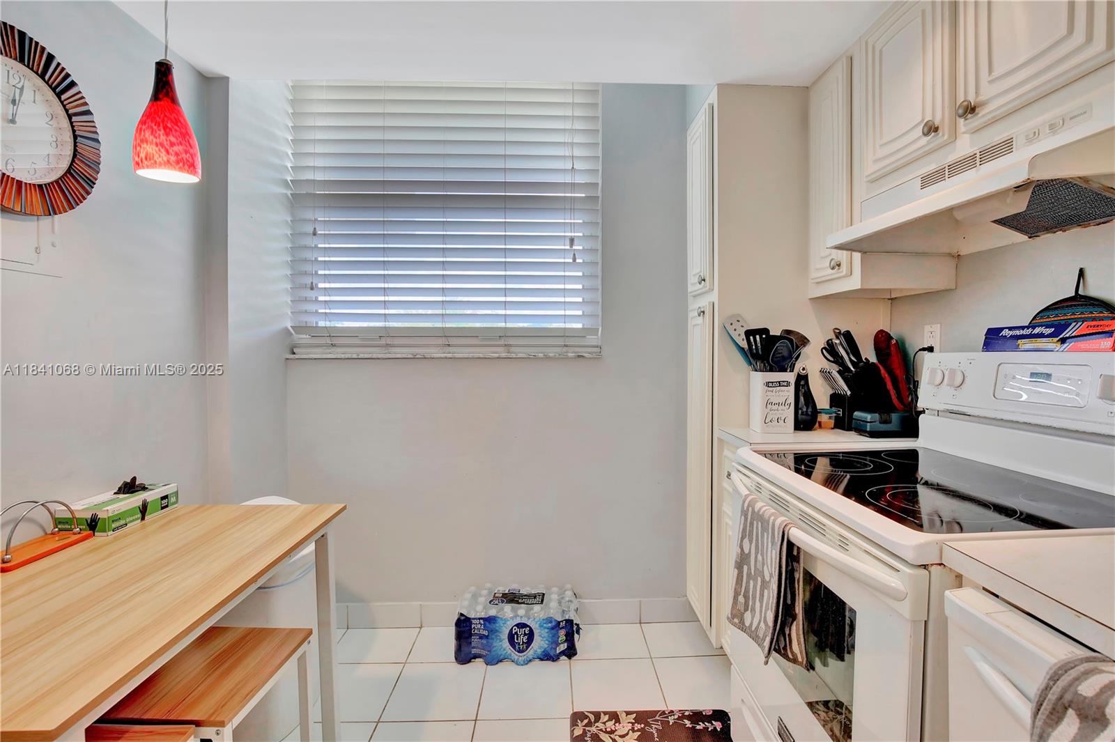 CONDOMINIUM 7 OF ENVIRON - Residential