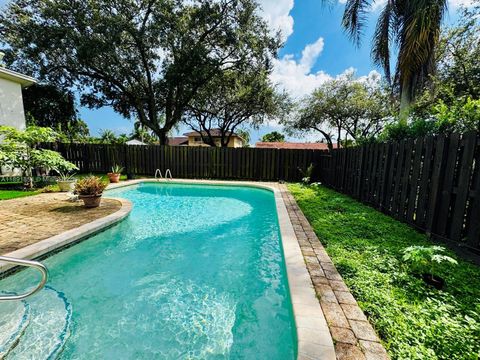Photo of 11796 SW 134th Pl, Miami, FL 33186 (MLS # A11891854)
