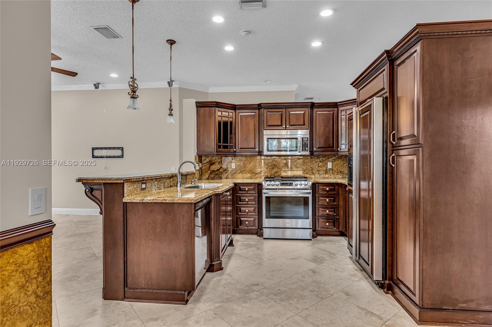 SECTOR 3 - PARCELS H I J - Residential Lease