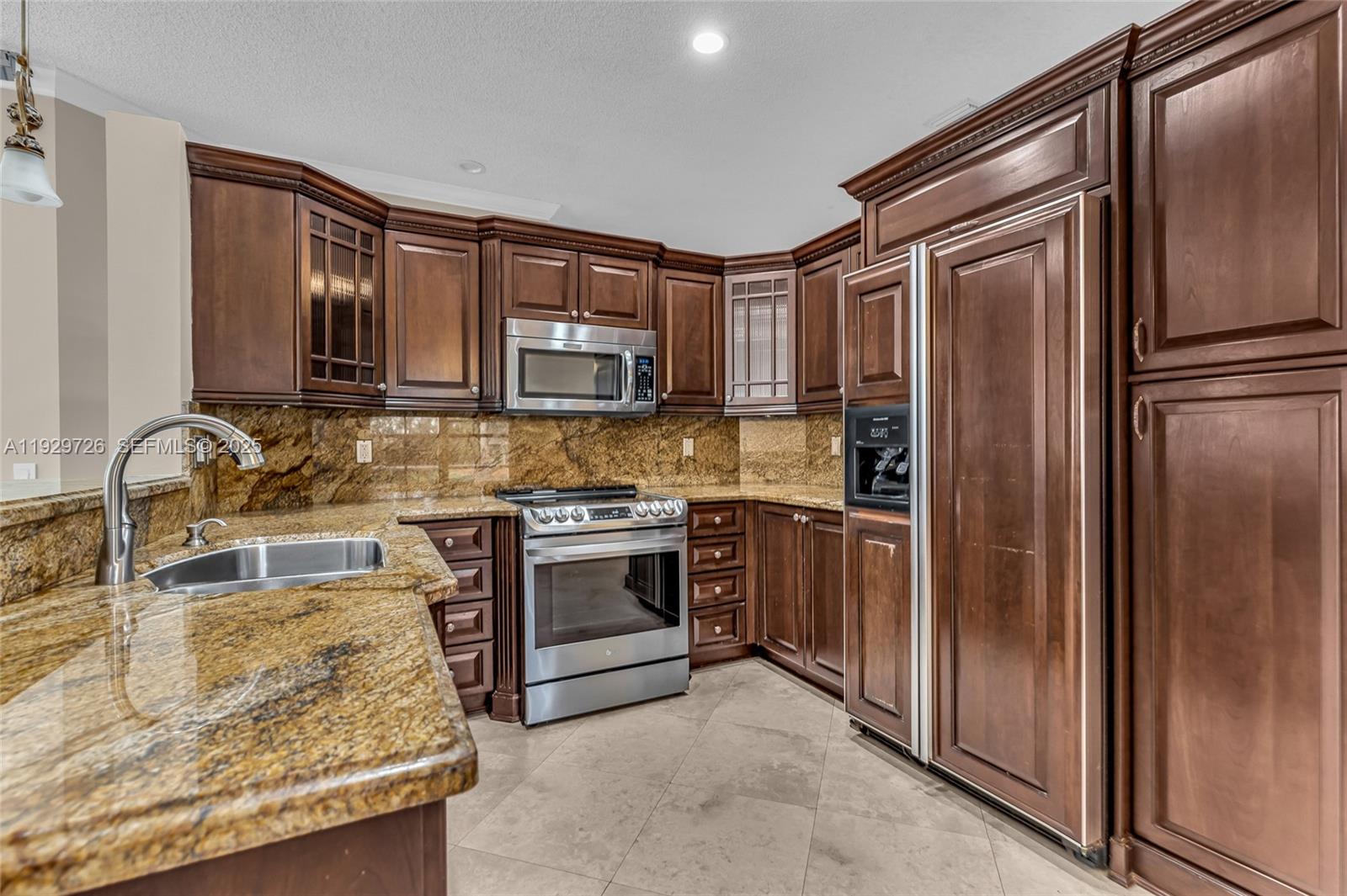 SECTOR 3 - PARCELS H I J - Residential Lease