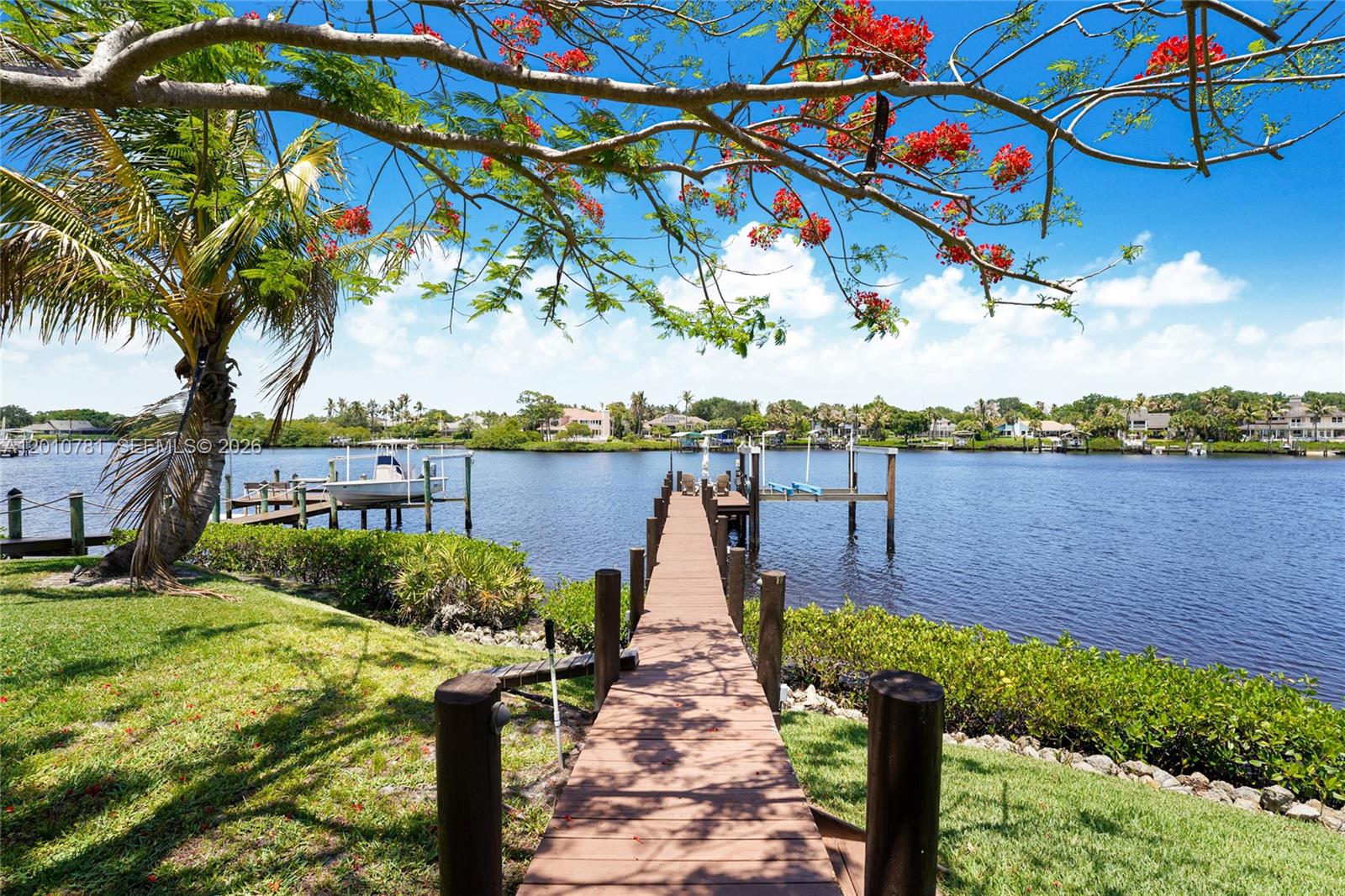 HERITAGE OAKS - Residential