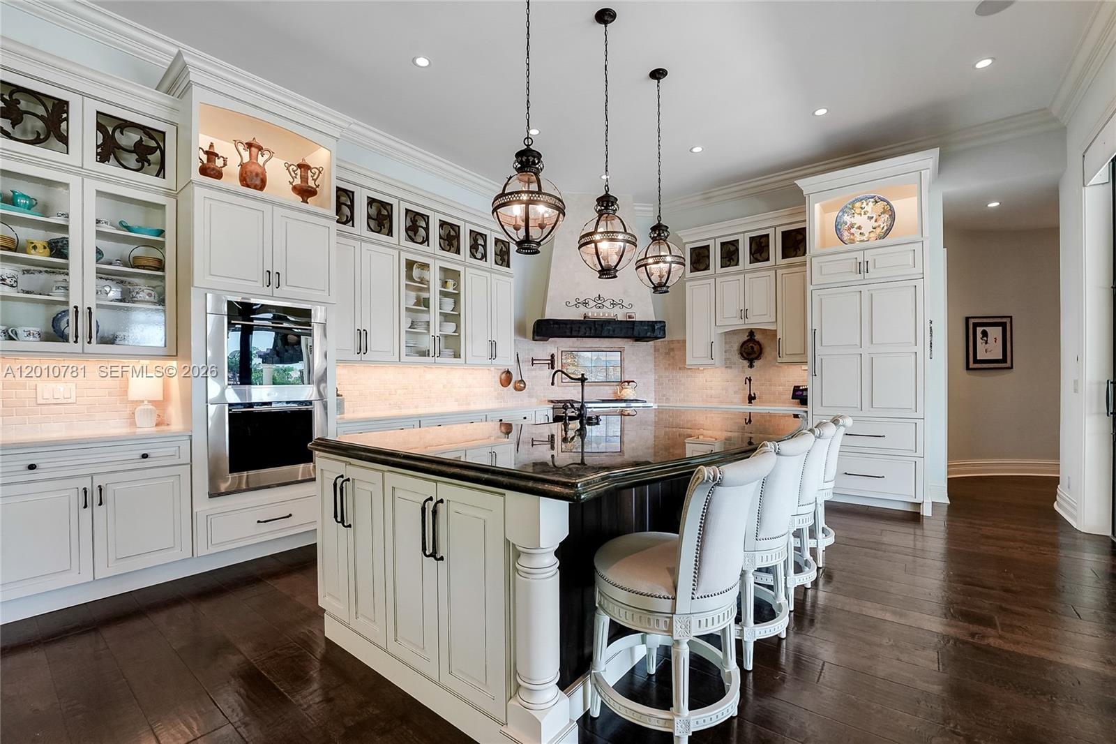 HERITAGE OAKS - Residential