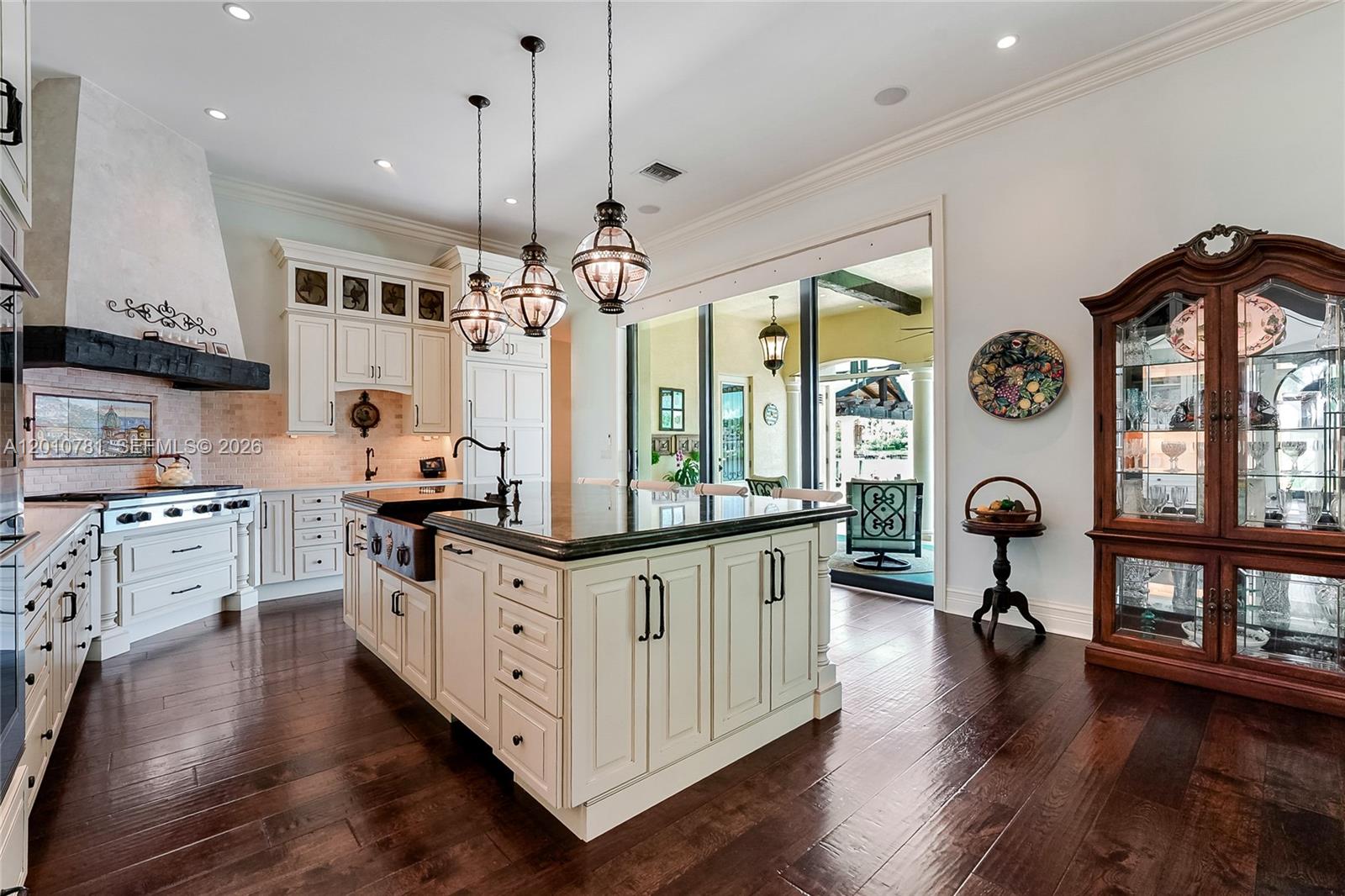 HERITAGE OAKS - Residential