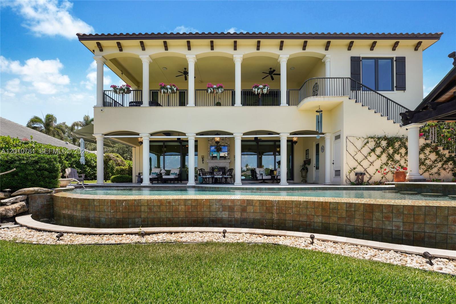 HERITAGE OAKS - Residential