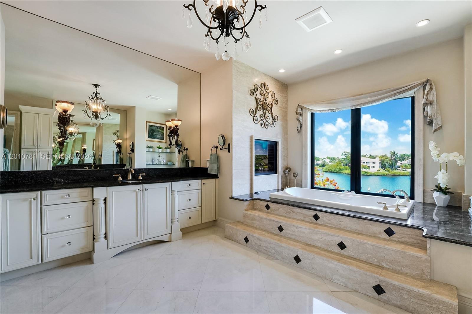HERITAGE OAKS - Residential