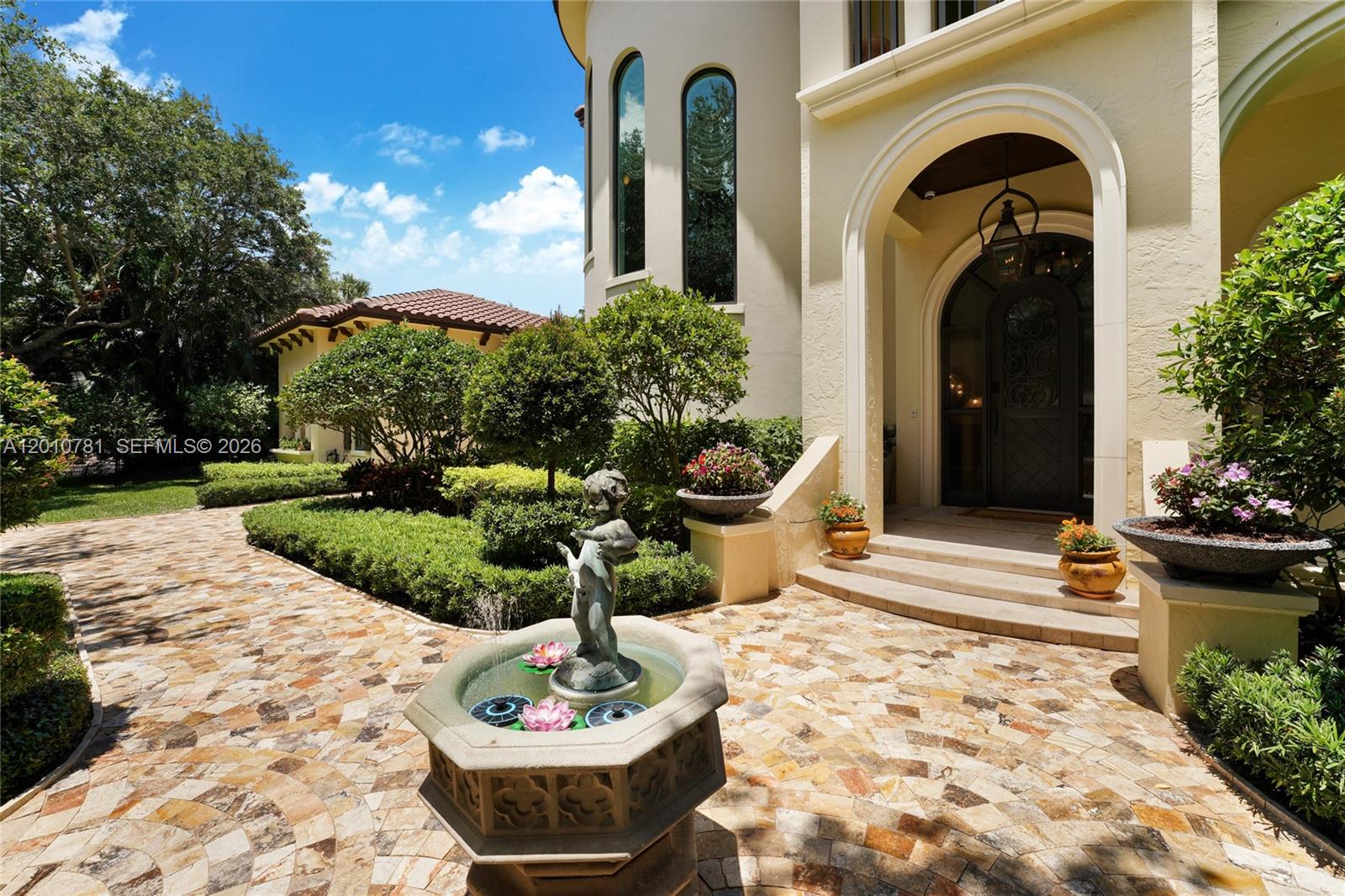 HERITAGE OAKS - Residential
