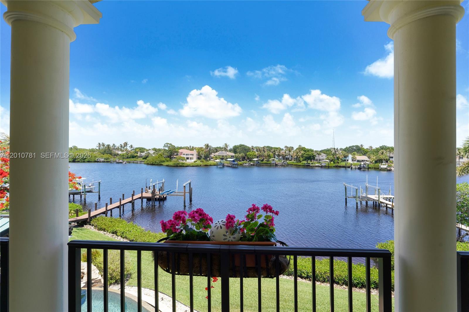 HERITAGE OAKS - Residential