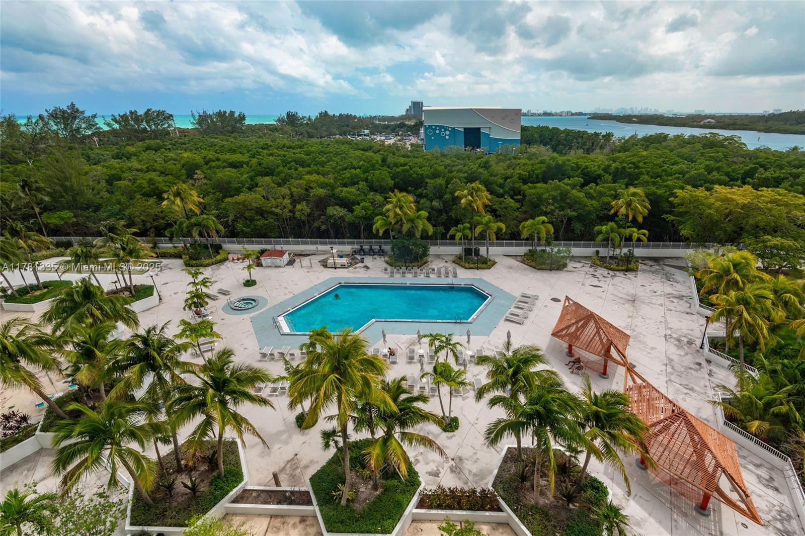 ARLEN HOUSE EAST CONDO - Residential
