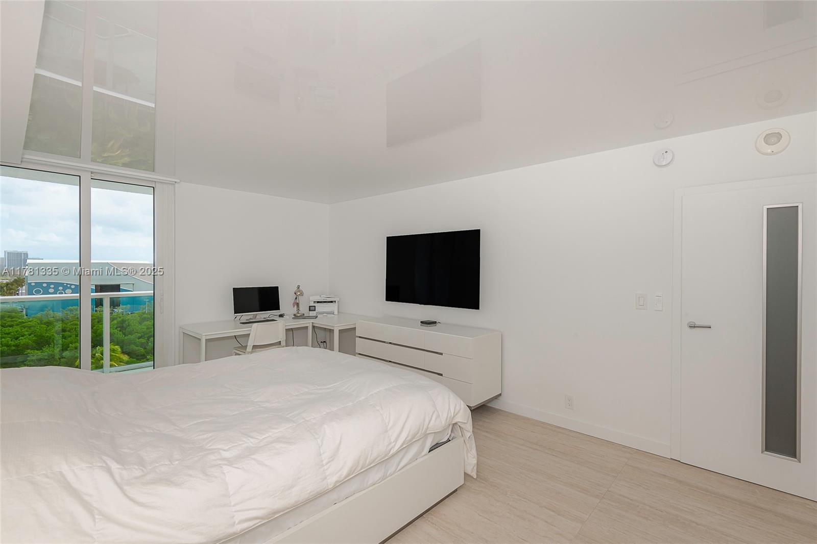 ARLEN HOUSE EAST CONDO - Residential