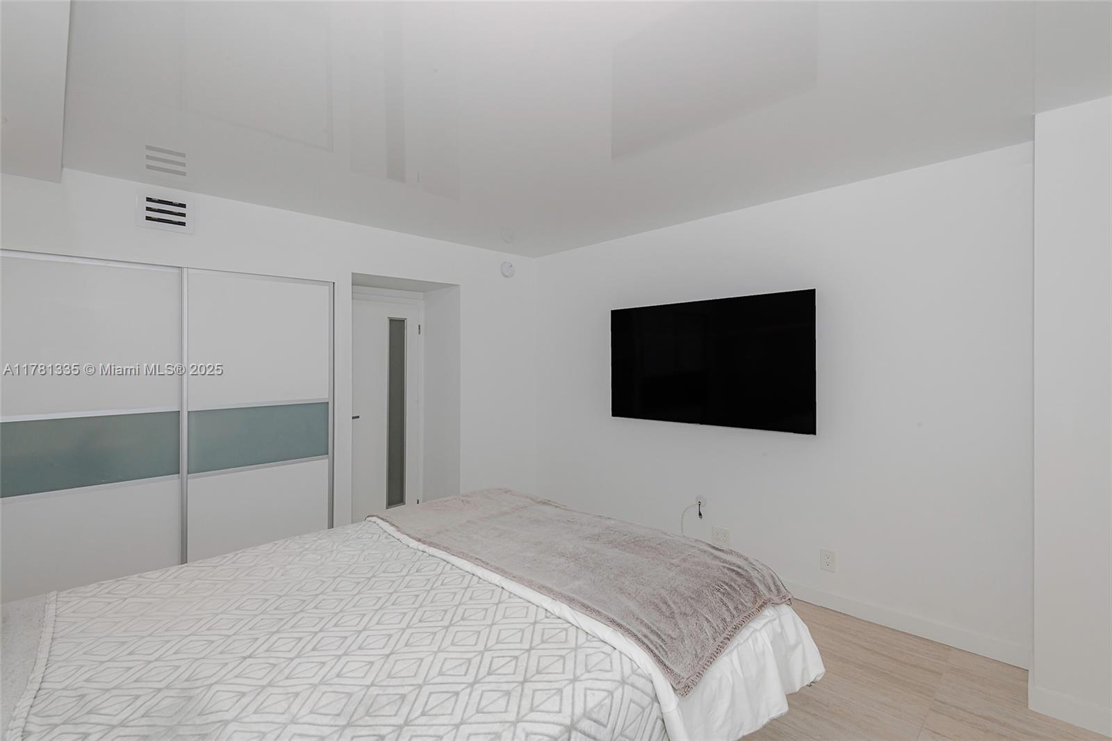 ARLEN HOUSE EAST CONDO - Residential
