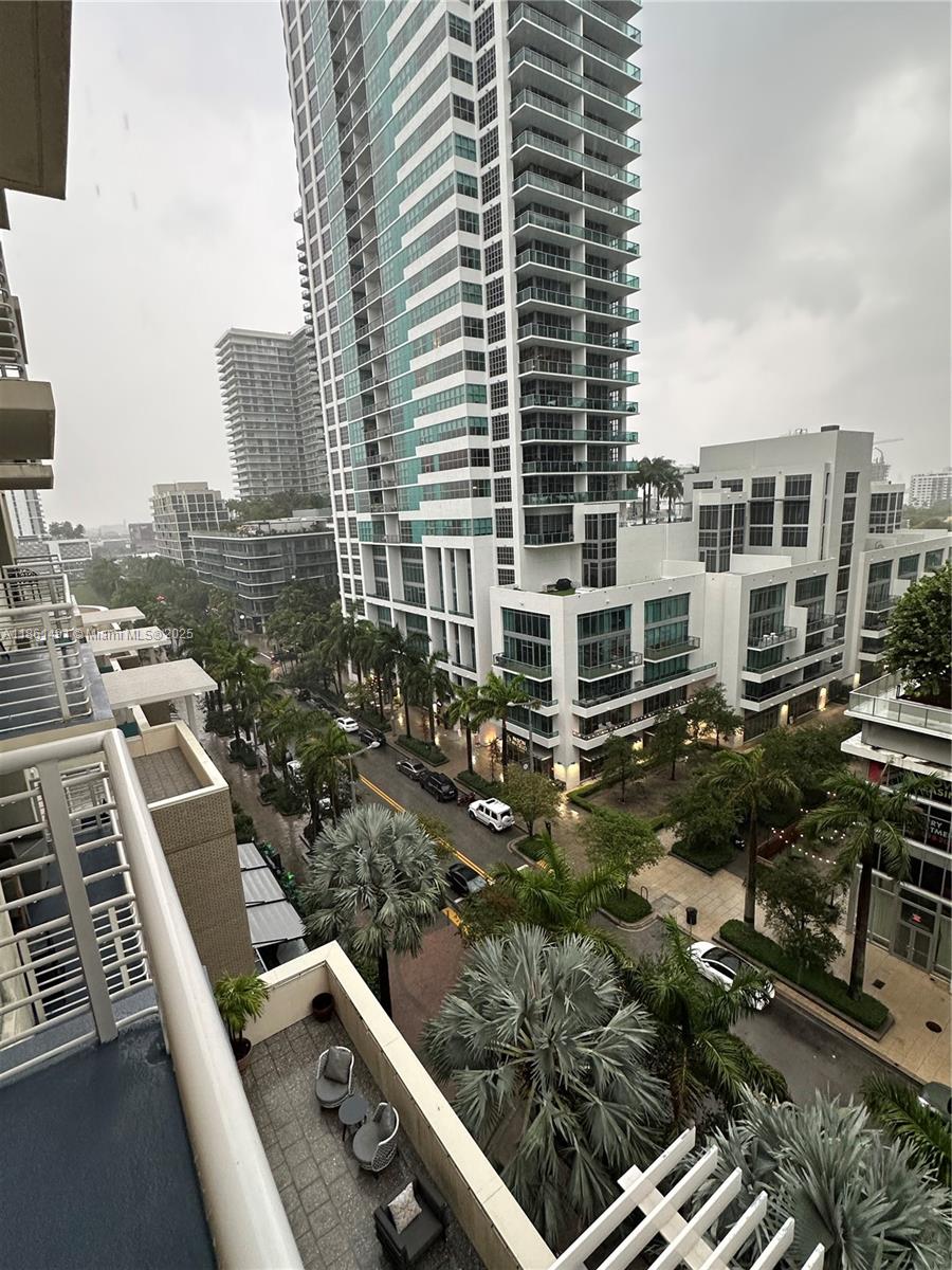 MIDBLOCK MIAMI CONDO - Residential Lease