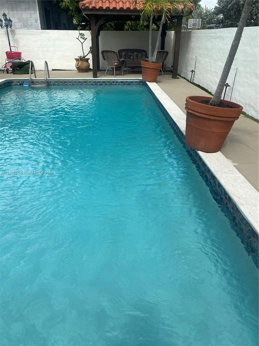 3033 SW 16th Ter 0