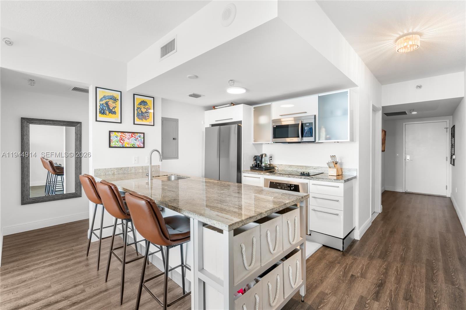 LATITUDE ON THE RIVER CON - Residential