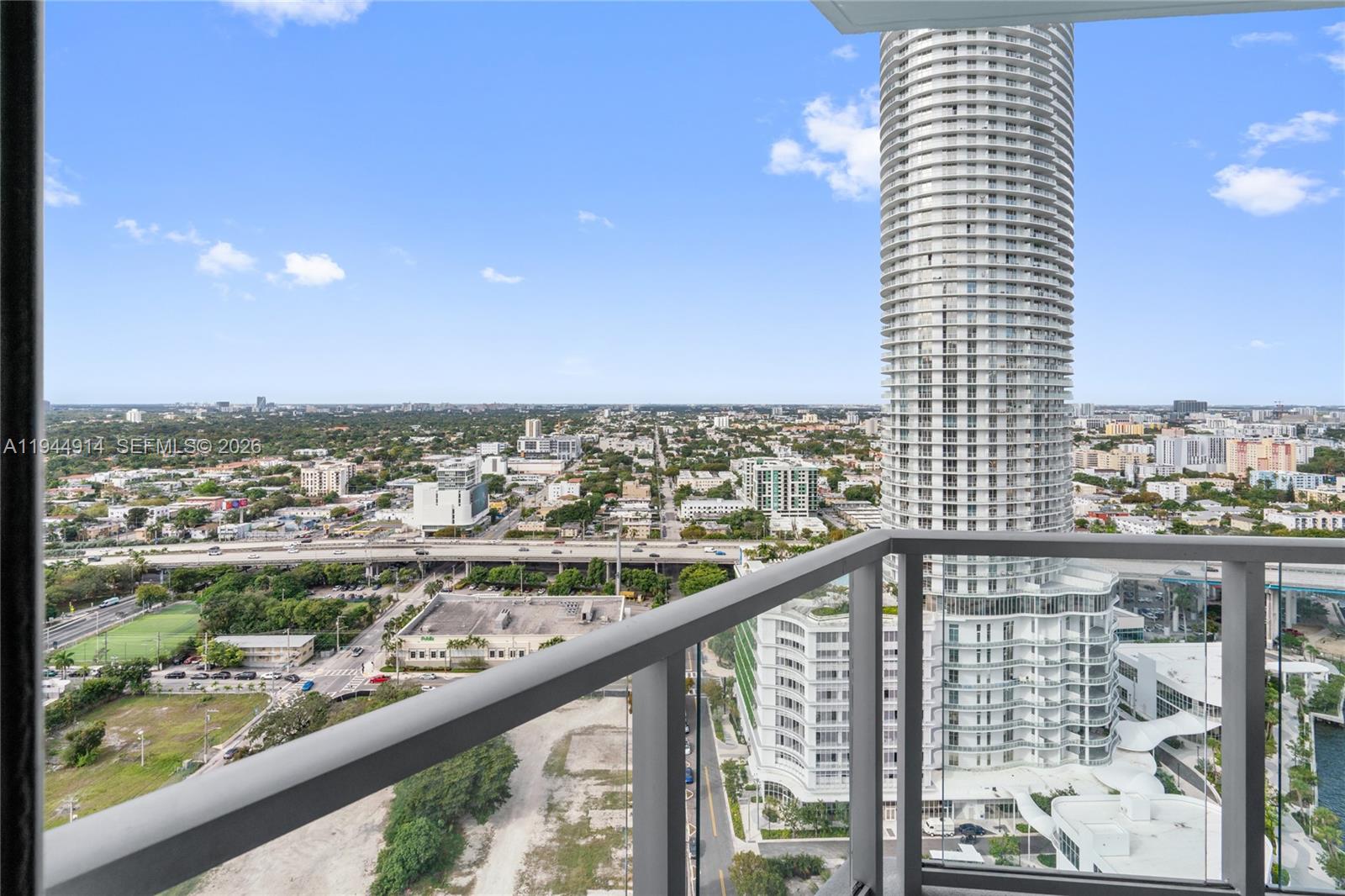 LATITUDE ON THE RIVER CON - Residential